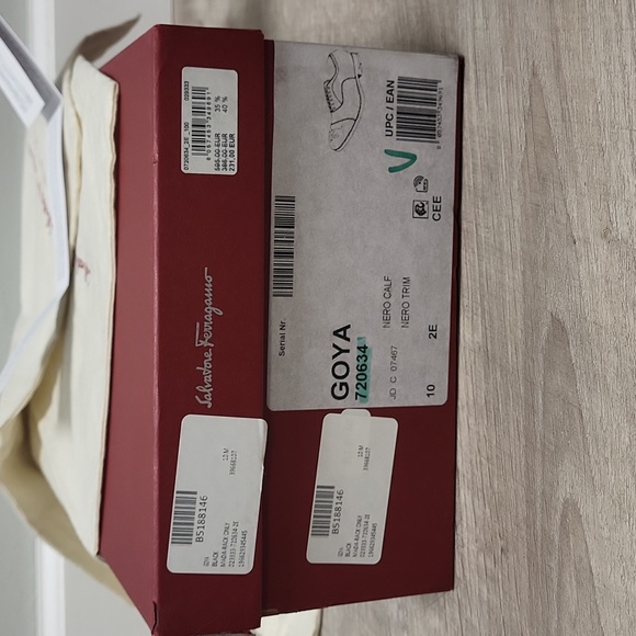 GOYA Black leather Salvatore Ferragamo captoe brogue Oxford. Size 10M US / 33 EU - Picture 7 of 8